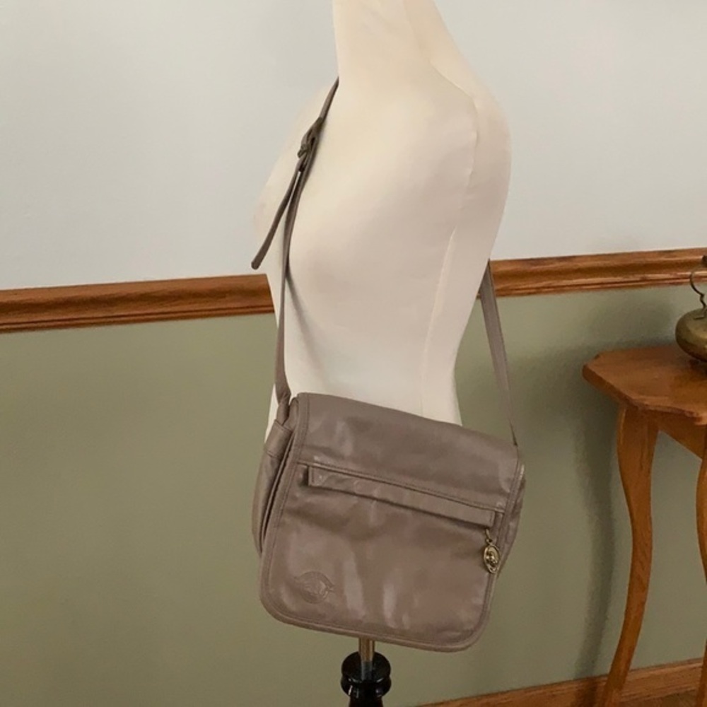 Vintage Stone Mountain USA Flap Shoulder Bag